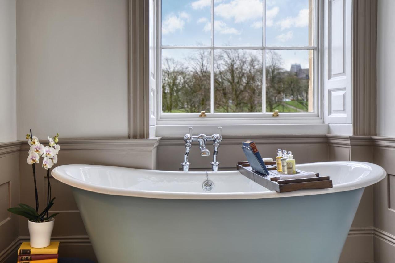 Отель Ensana Buxton Crescent Экстерьер фото A freestanding bathtub