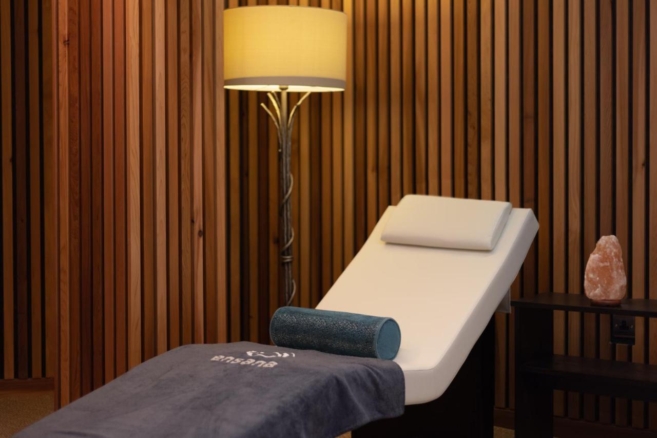 Отель Ensana Buxton Crescent Экстерьер фото A massage bed